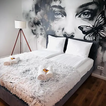 White Glove Atlas Arena *